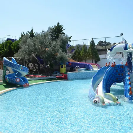 Ξενοδοχείο με διαμερίσματα Zeytin Aquapark